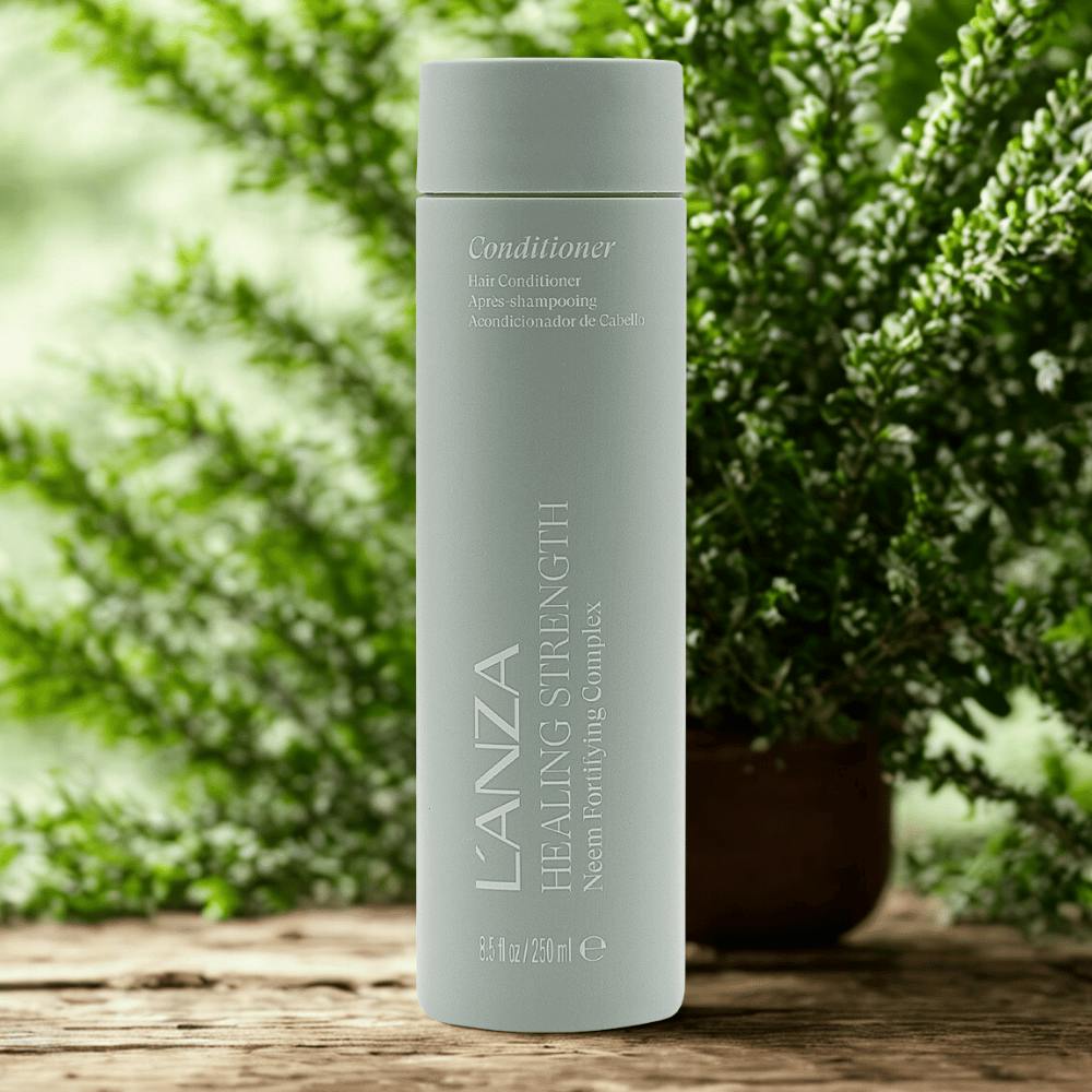 L'ANZA Healing Strength Conditioner stärkt geschwächtes Haar und reduziert Haarbruch für mehr Glanz