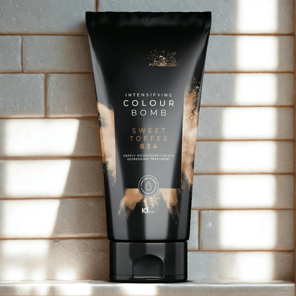 IdHAIR Colour Bomb Sweet Toffee 834 als pflegende direktziehende Farbpflege zur Auffrischung warmer Toffee- und Karamelltöne im Haar