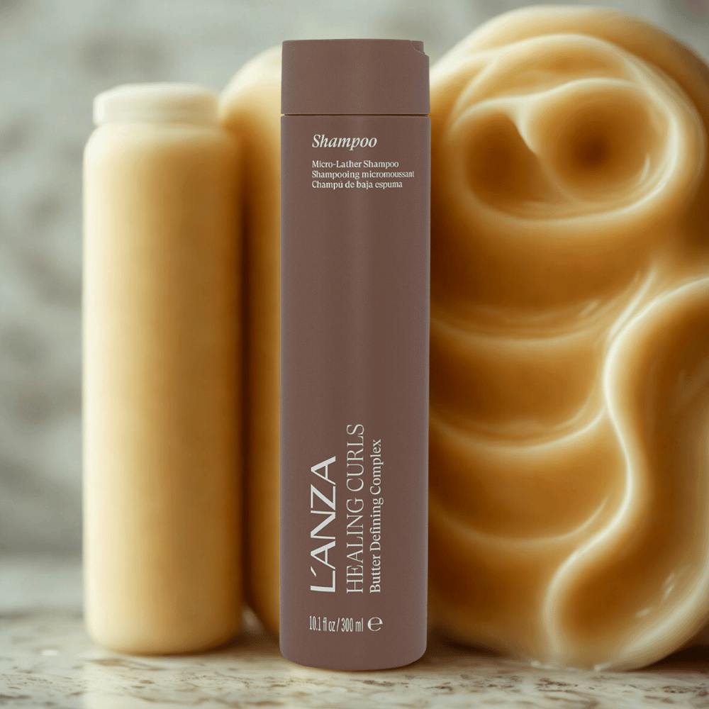 Lanza Healing Curls Shampoo reinigt sanft, spendet Feuchtigkeit und definiert lockiges Haar natürlich
