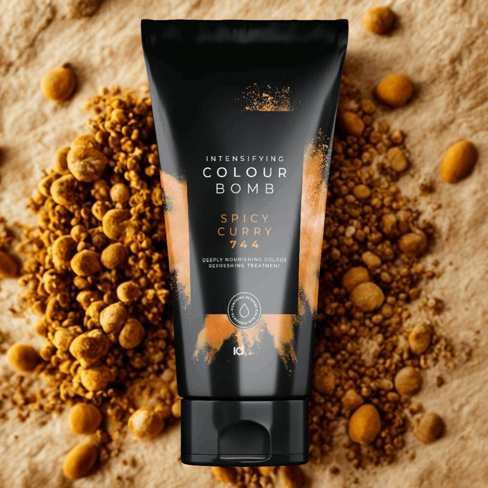 IdHAIR Colour Bomb Spicy Curry 744 als pflegende direktziehende Farbpflege zur Auffrischung warmer Curry- und Goldbrauntöne im Haar